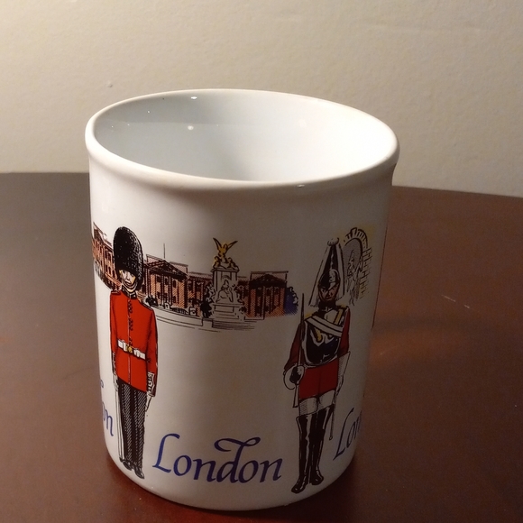 Prince William Pottery Mug London Royal Guard Big Ben Buckingham Palace - Picture 4 of 7